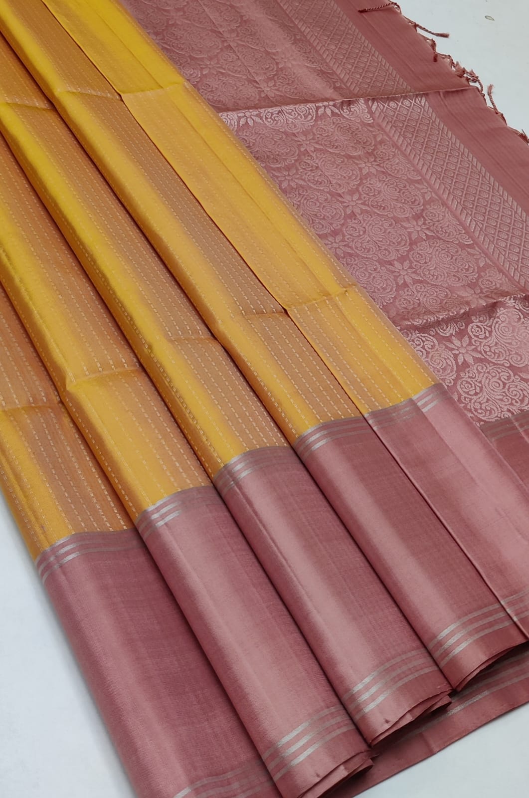 Pure handloom Double warp soft silk saree
Fansy sarees
With silk mark certificate