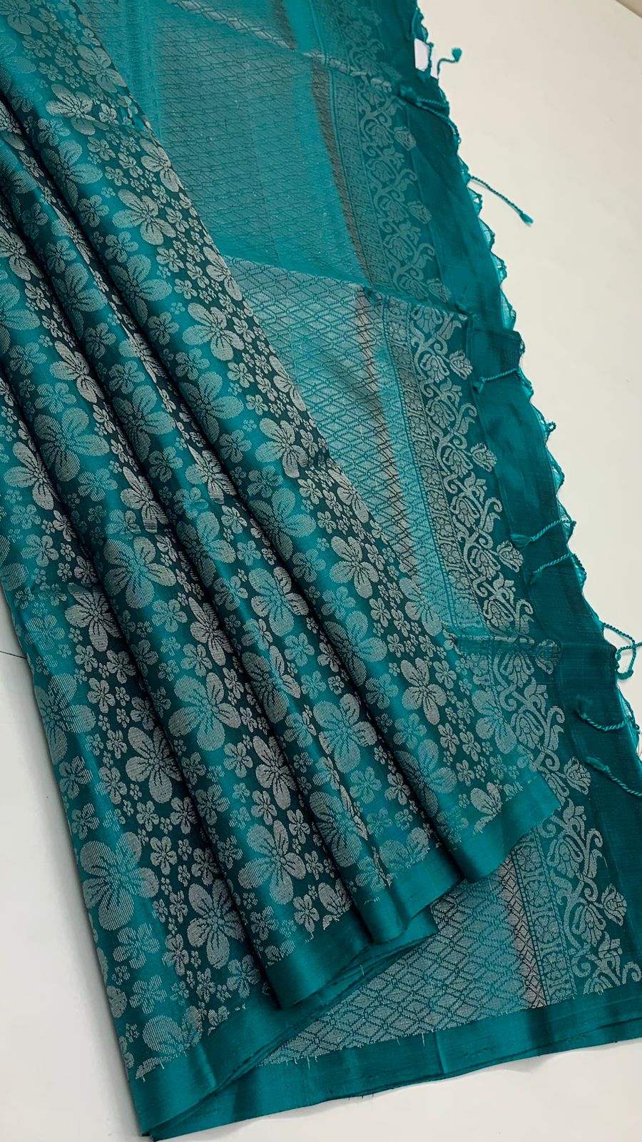 Pure handloom  borderless Allself bridal Double warp soft silk sarees collections ..with contrast Pallu and blouse