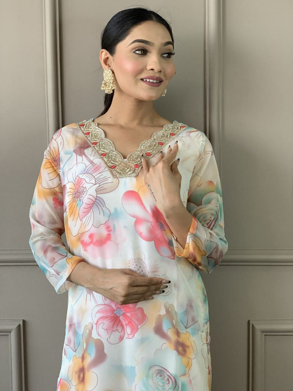 Suti set PURE ORGANZA WITH SEQUENCE CODING EMBROIDERY WORK