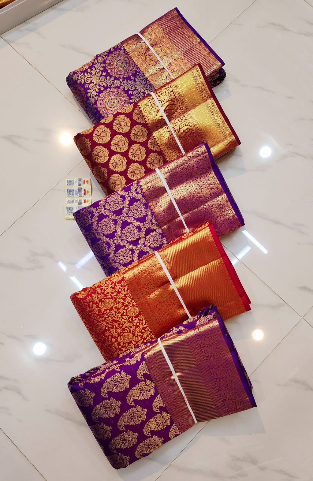 Kanchipuram pure silk handloom gold zari bridal sarees*
Celebrity color combo's kanchipuram special New wedding sarees