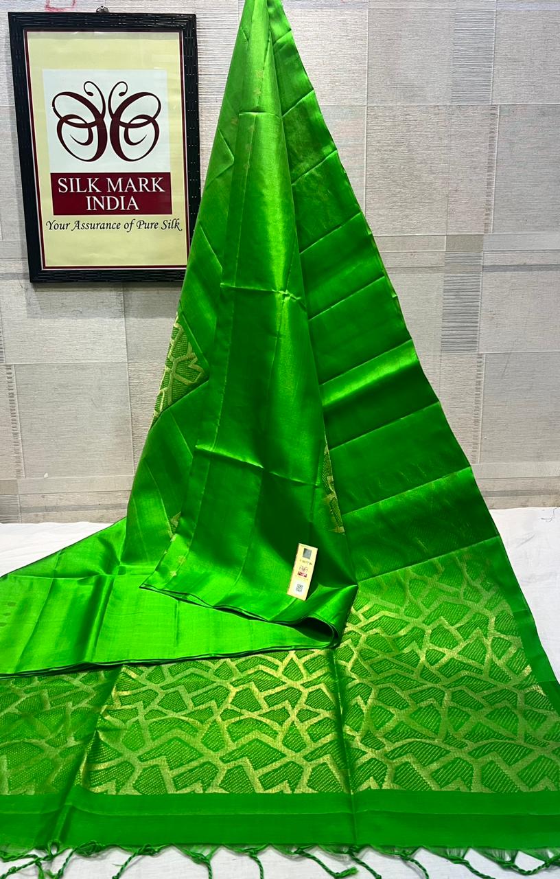 Pure silk Handloom*
Meena butta Silver jarie Butta Meena work butta Fancy butta Double warp silk Aravta butta All over butta Rich pallu