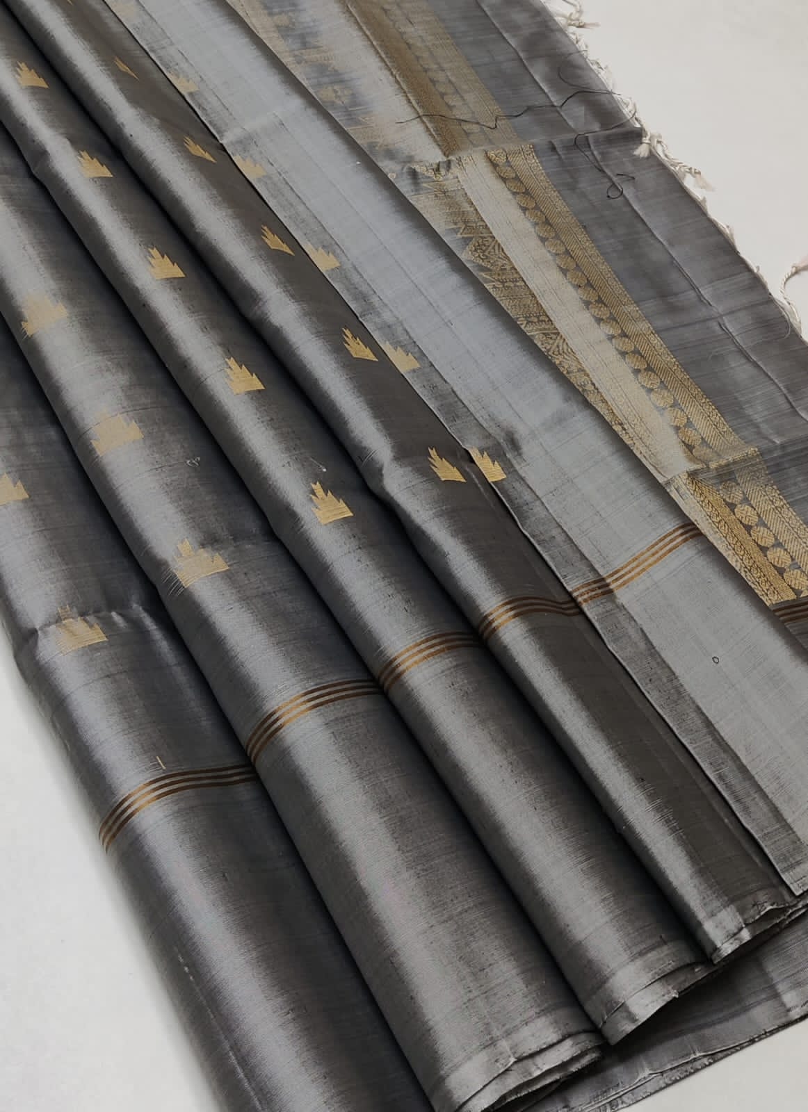 Pure handloom Double warp soft silk saree
Fansy sarees