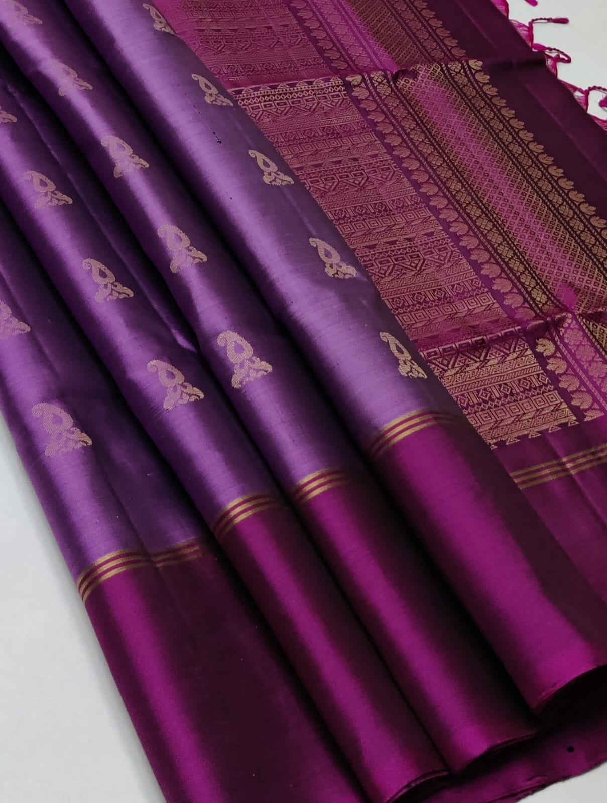 Pure handloom Double warp soft silk saree
Fansy sarees
With silk mark certificate