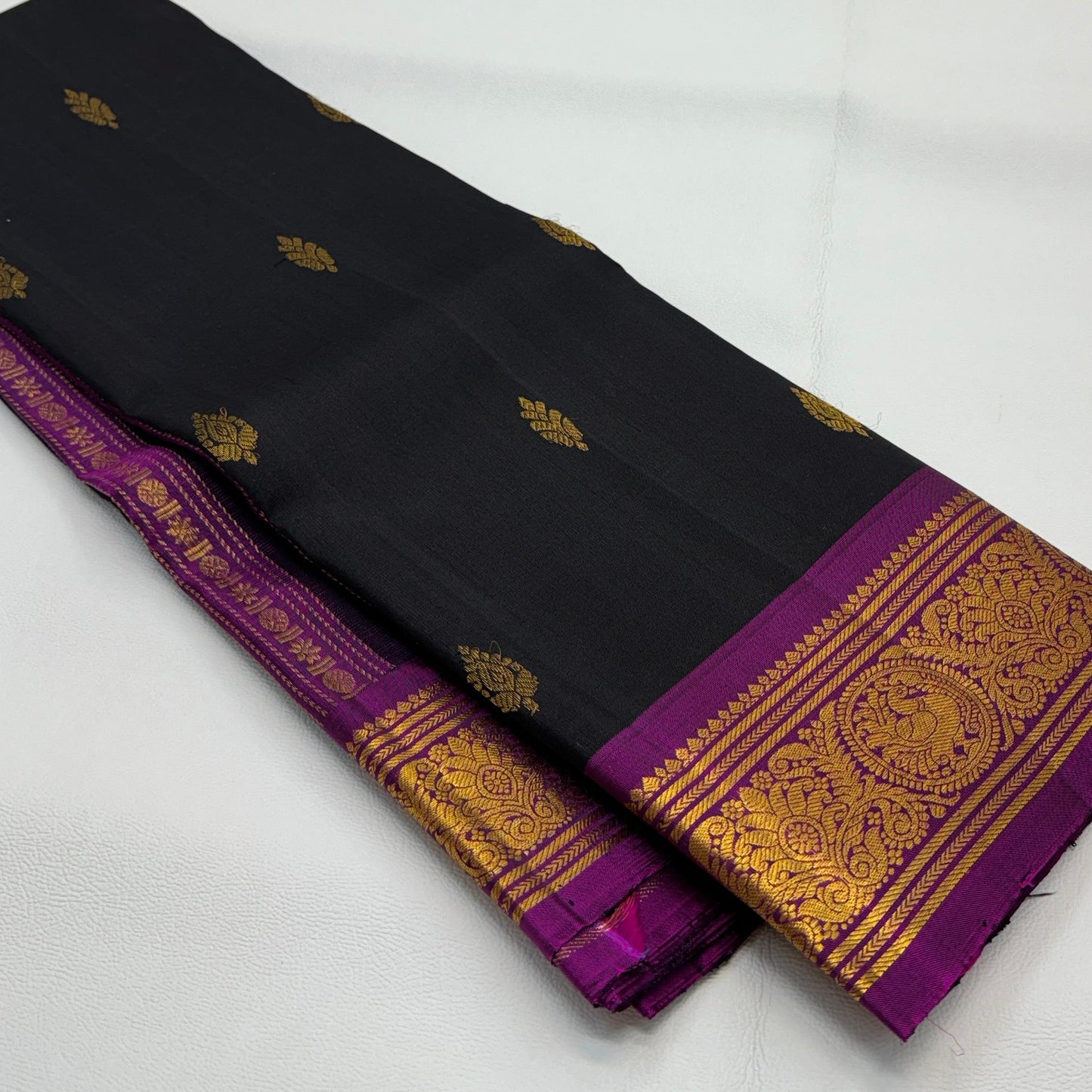 Kanjivaram pure silk handloom double warp contrast grand pallu and blouse  
 Gold zari*
