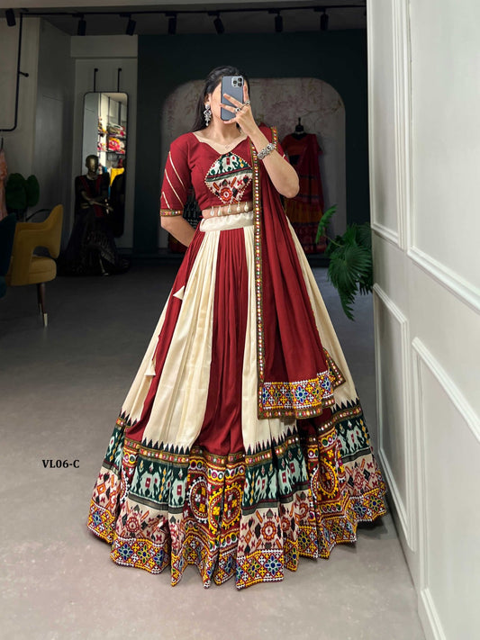 Navratri Chaniya Choli
Lehenga:* Rayon With Printed Silk Plain And Printed With Gamthi Work And Original Mirror With Paper Mirror Work Lace
Choli:* Rayon Plain And Printed Patch With Gota Patti And Paper Mirror Work
