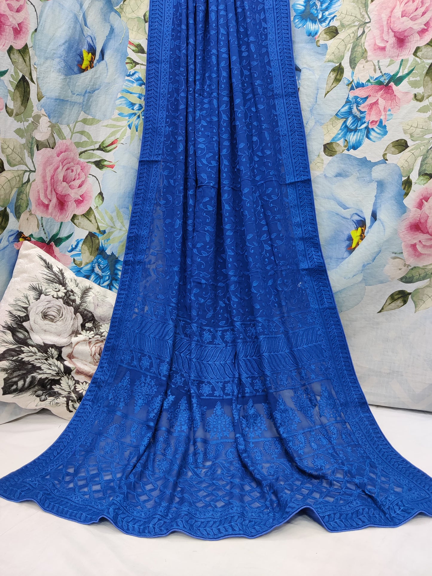 ALLOVER PURE LUCKNOWI CHIKANKARI SAREE ON PURE VISCOS saree*