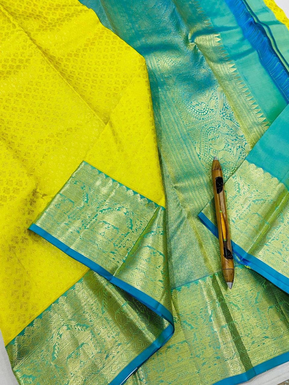 Kanchipuram Handloom pure silk saree
Beautiful fancy Design 
gold zari fancy Korvai border wedding beautiful type sarees*