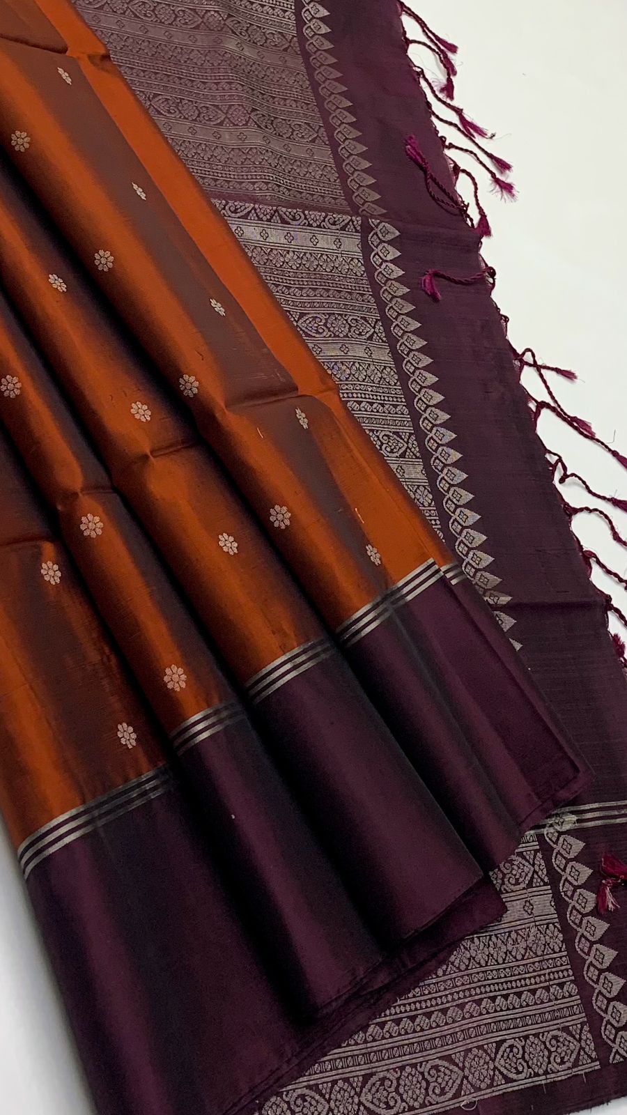 Pure handloom fancy design borderless Double warp soft silk sarees collections with contrast Pallu and blouse