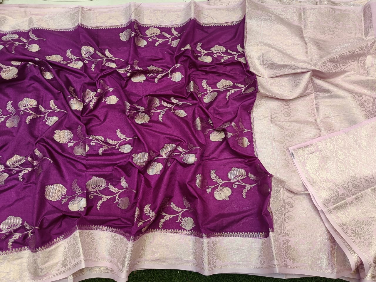 Bnarasi Semi katan soft silk saree 
Latest fancy border design
Full body bnarasi flower zari weaving  
weaving designer pallu