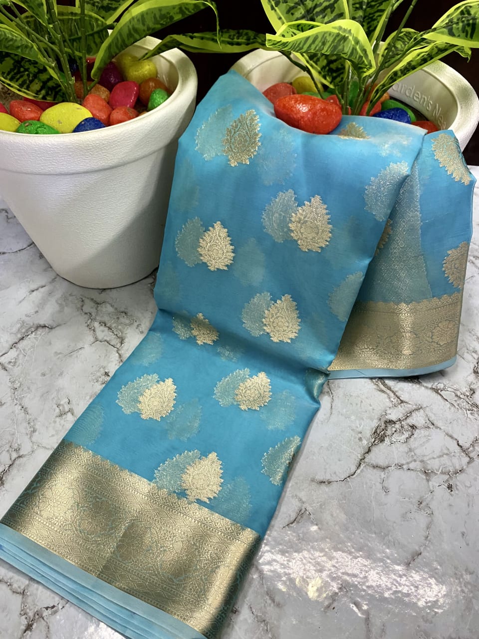 BANARASI KORA ORGANZA SAREES WITH WEAVING ZARI PALLU BEAUTIFUL SELF COLOR SAREES MEDIUM TRANSPARENT CLOTH 

WITH BROCADE BLOUSE PIECE