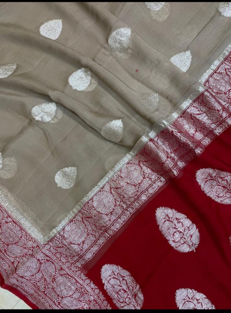 New Banarasi Semi Georgette Sarees
With Silver Zari Buta Good Quality
Banarasi blouse