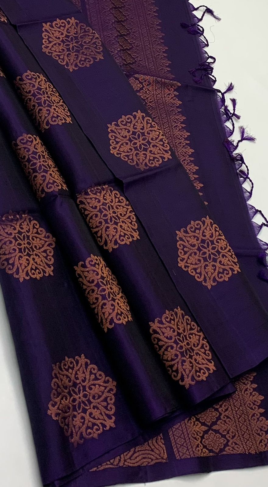 Pure handloom borderless Double warp soft silk sarees collections ..with contrast Pallu and blouse