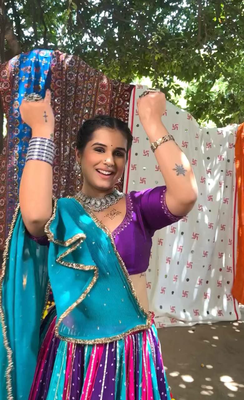 Gharwa lehenga choli collection
Fabric:- Fox Georgette 
Work:- miror less 
Inner:- Micro Cotto