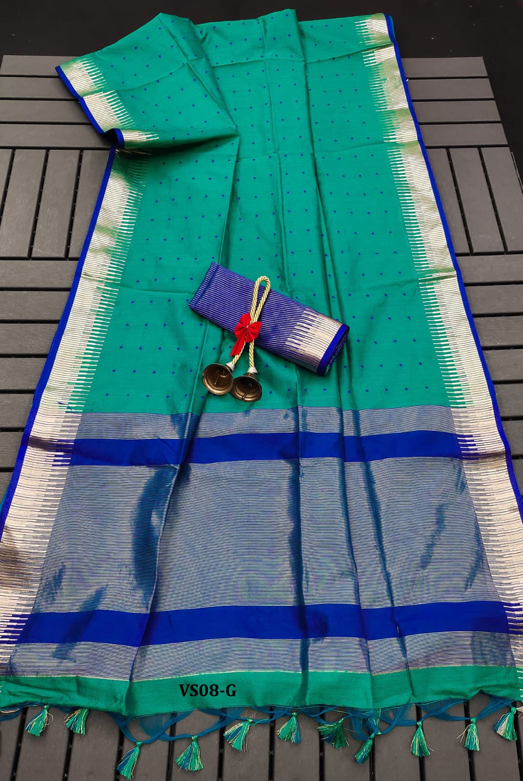 Saree:* Khadi Raw Silk Contrast Weaving Pallu With Royal Tassels With Jamdhani Weaving Border