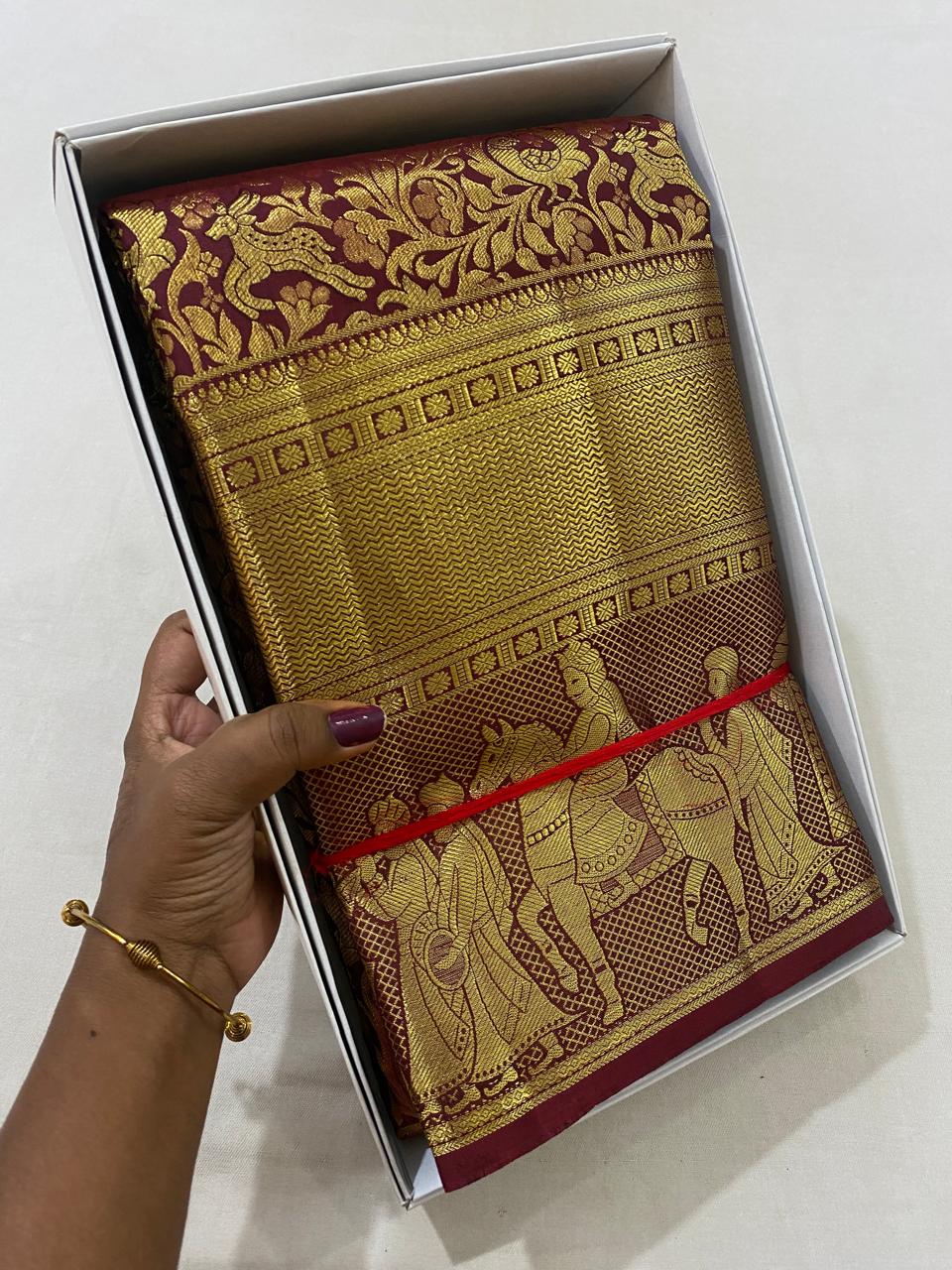 Kanchipuram Handloom pure silk saree
Beautiful fancy Design gold zari collection beautiful wedding grand  type sarees*