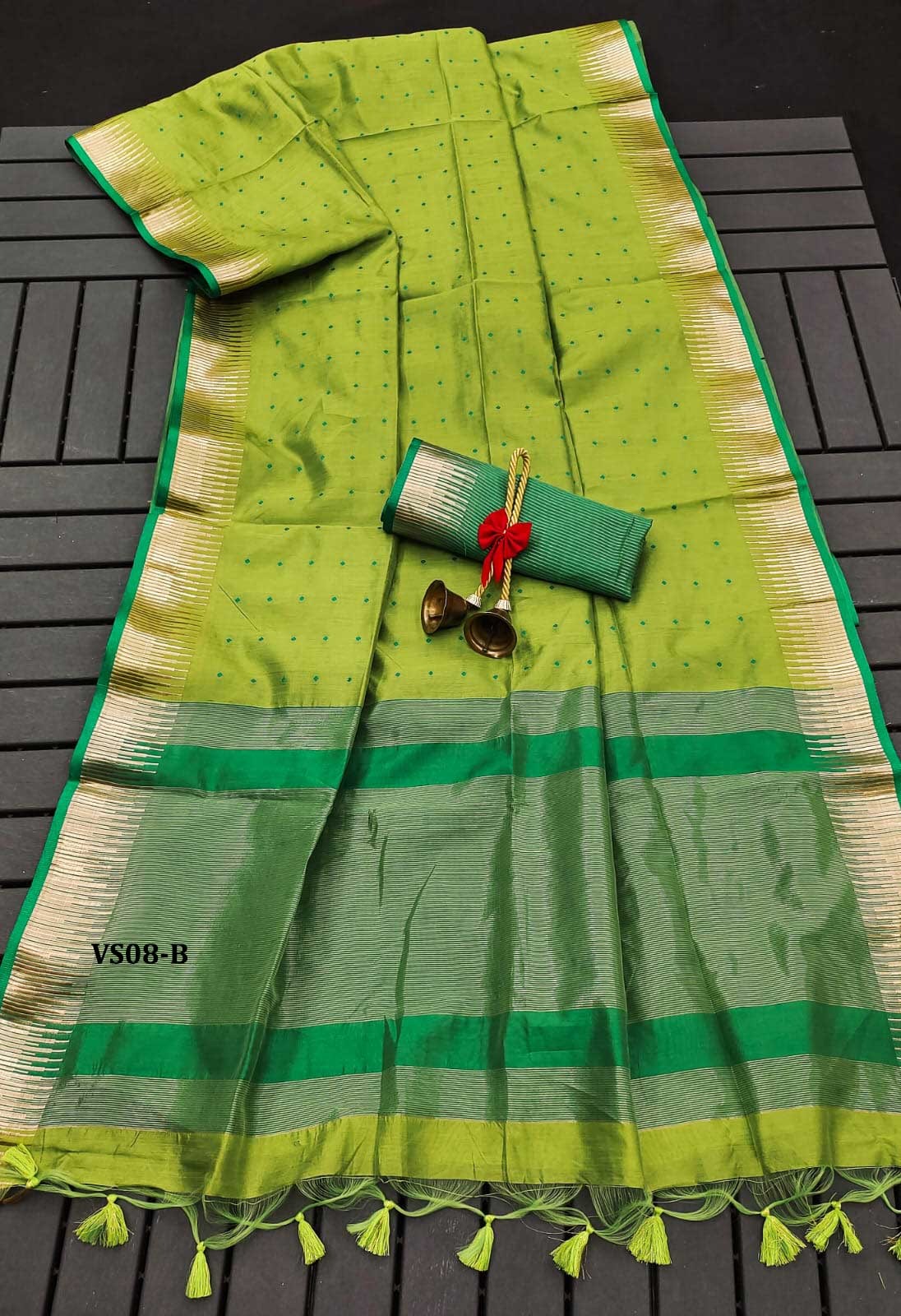 Saree:* Khadi Raw Silk Contrast Weaving Pallu With Royal Tassels With Jamdhani Weaving Border
