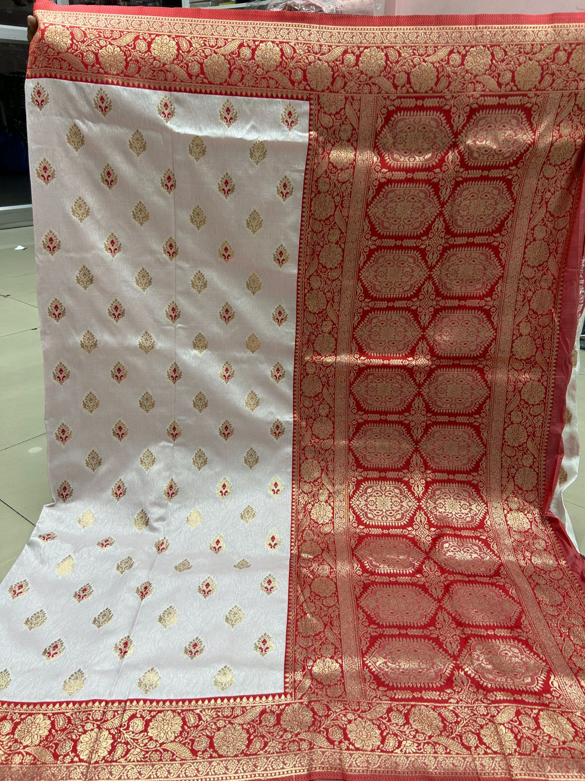 Durga Pujo Special
White Red Saree*
Soft Silk Saree with Weaving Work