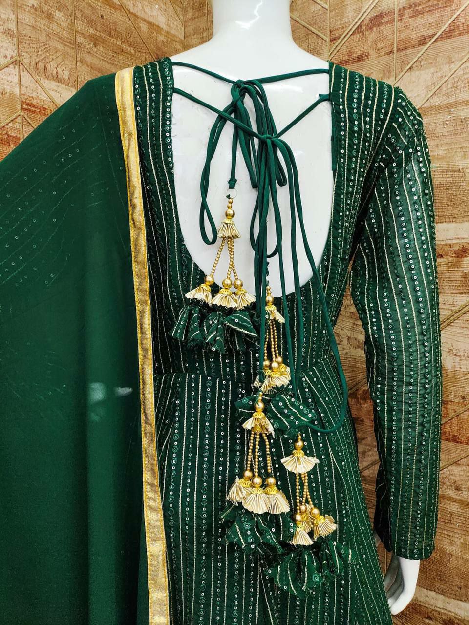 Designer s Gown Top dupatta               Heavy FAUX GEORGETTE Silk
Full INNER Attached Heavy Crape
WORK - All Over Multi Thread  & Jari With Sequence embroidery stich work