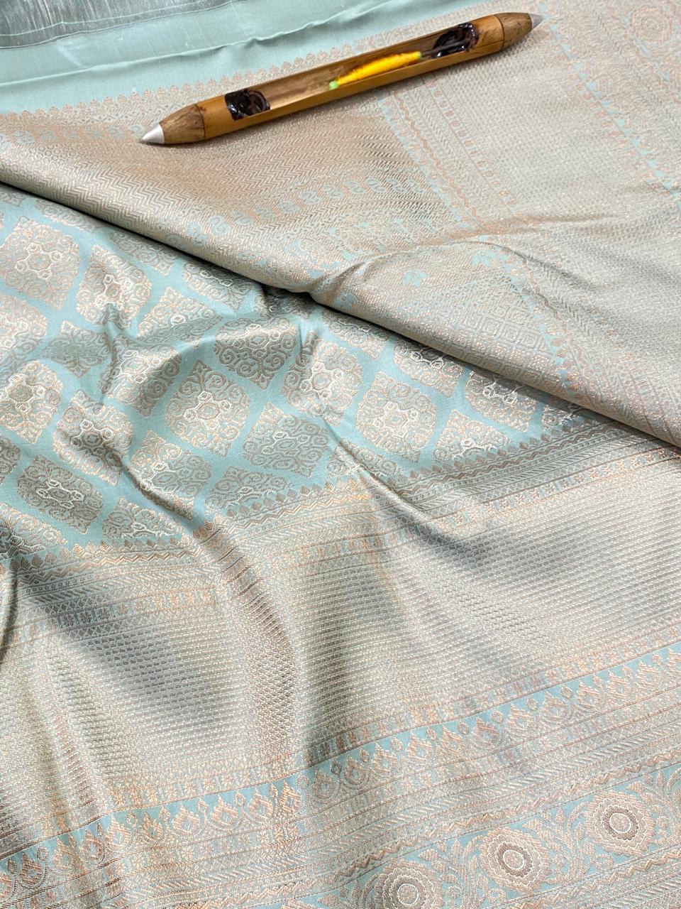 Kanchipuram Handloom pure silk saree
Beautiful fancy Design
kerala  beautiful  wedding type sarees*