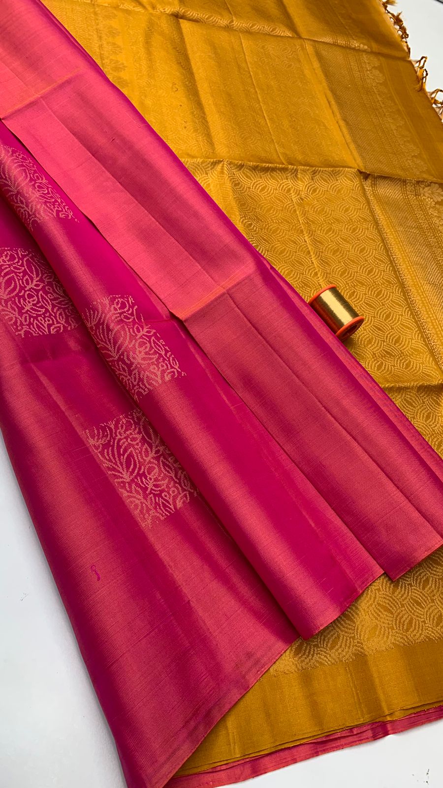 Pure handloom jari border , borderless Double warp soft silk sarees collections with contrast Pallu and blouse