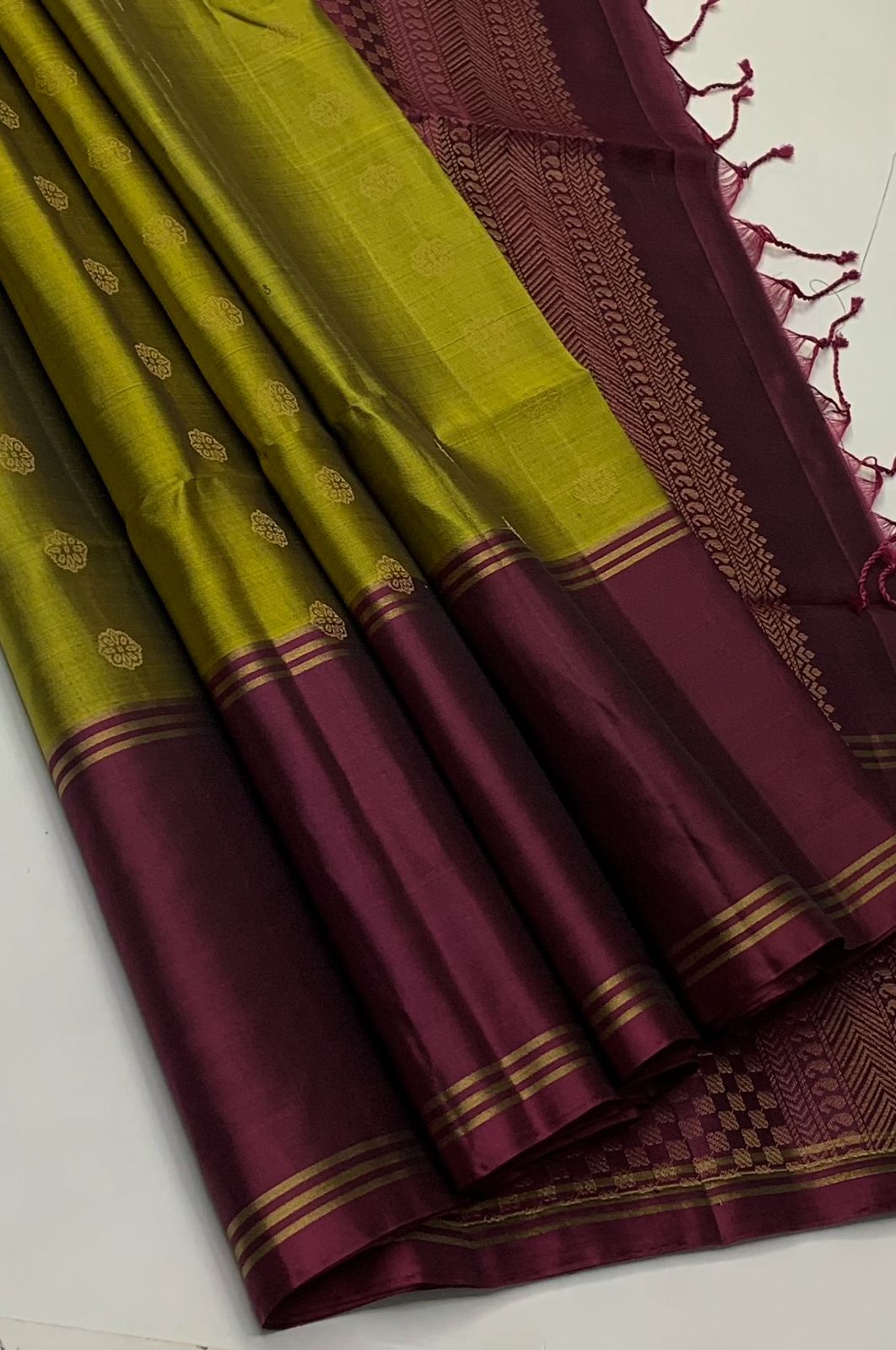 Pure handloom fancy design borderless Double warp soft silk sarees collections                               with contrast Pallu and blouse