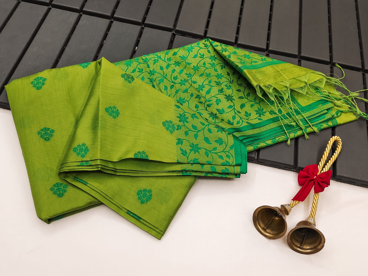 Khadi Raw Silk Saree With Contrast Weaving Pallu With Royal Tassels With Jamdhani Weaving Border Having