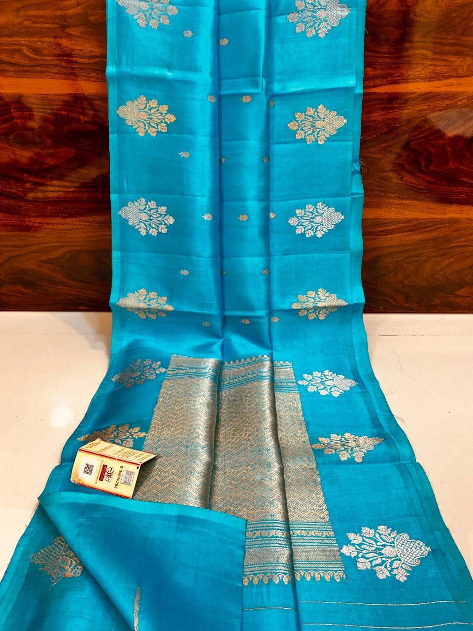 Banarsi Fancy Beautiful Pure Raw Mango Sarees
Pure Raw Mango Kaduwa Meenakari Handloom Silk Sarees* 
With Silkmark Certificate