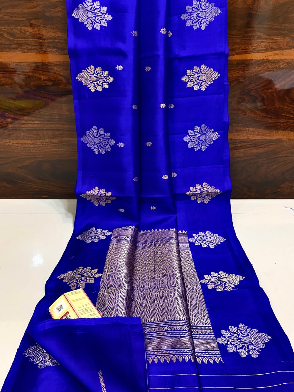 Banarsi Fancy Beautiful Pure Raw Mango Sarees
Pure Raw Mango Kaduwa Meenakari Handloom Silk Sarees* 
With Silkmark Certificate