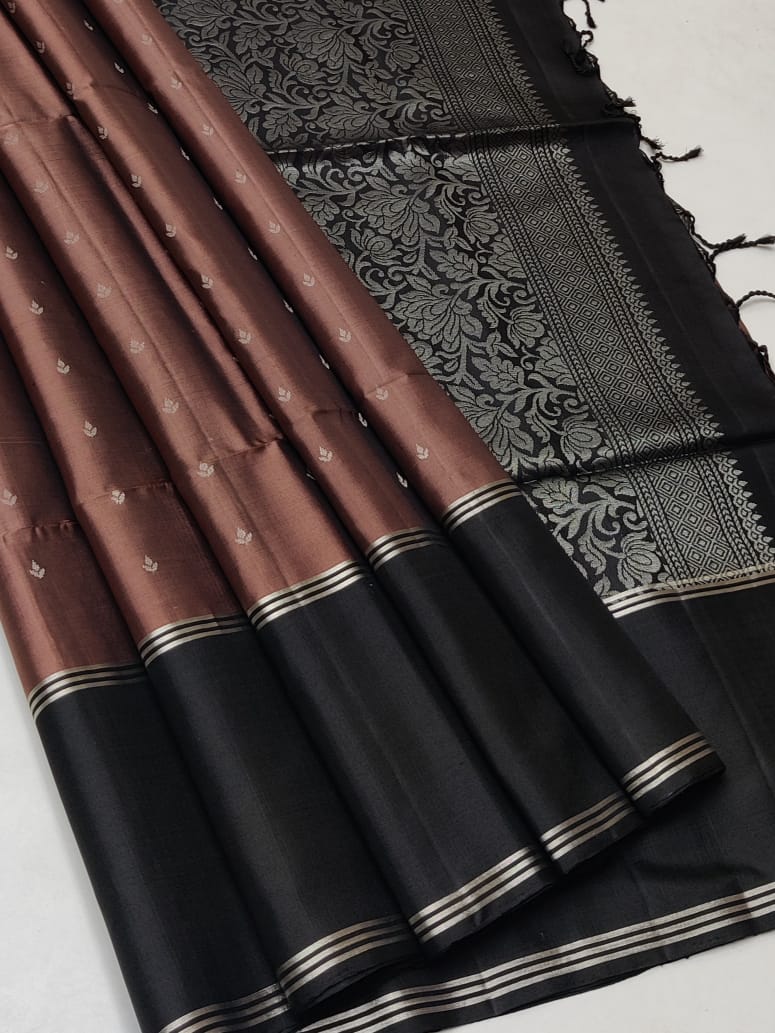Pure handloom Double warp soft silk saree
Fansy sarees
With silk mark certificate