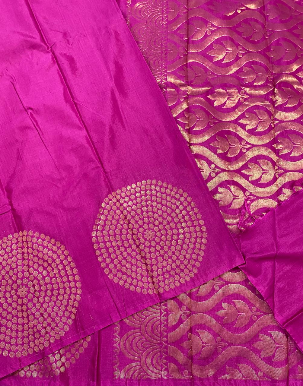 Kanchipuram semi silk sarees
Beautiful Design 
beautiful Semi soft silk sarees*