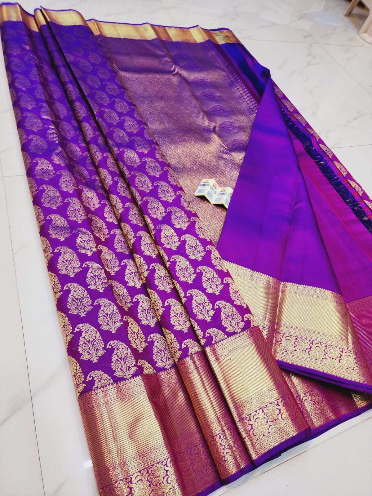 Kanchipuram pure silk handloom gold zari bridal sarees*
Celebrity color combo's kanchipuram special New wedding sarees