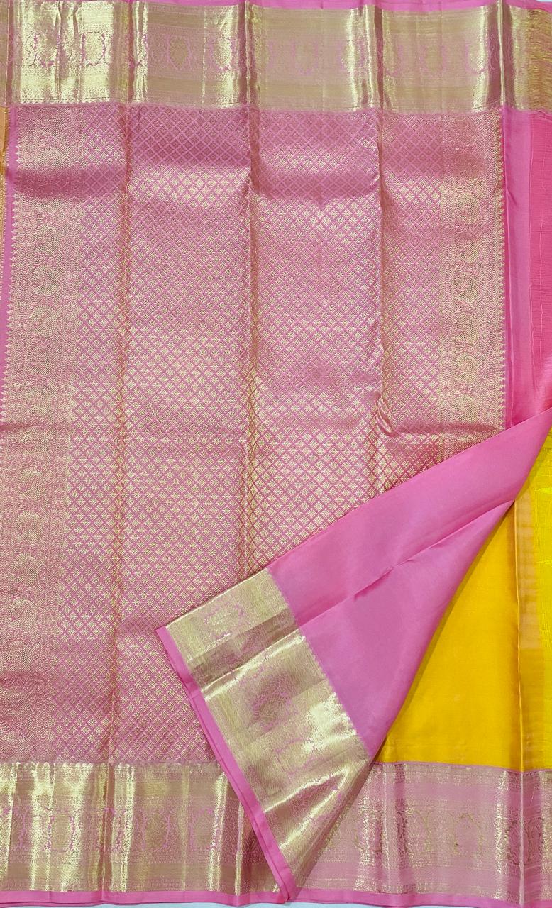 Kanchipuram Handloom pure silk saree
Beautiful fancy Design
gold zari fancy   Korvai  border wedding beautiful  type sarees*
