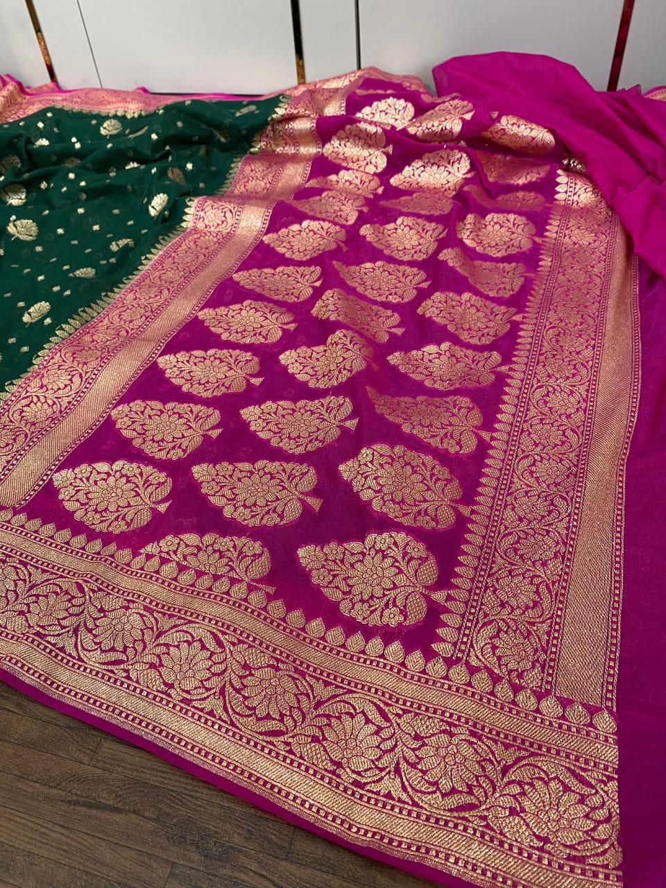 HANDWOVEN BANARASI DYEBLE KATAN GEORGET SAREE*