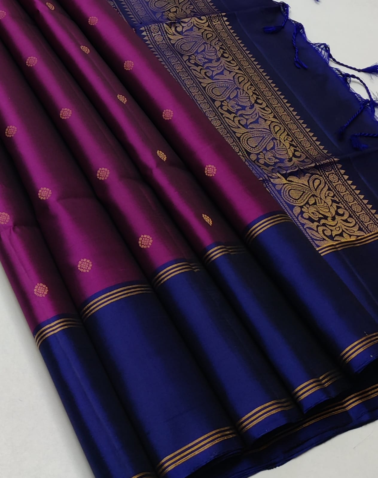 Pure handloom Double warp soft silk saree
Fansy sarees