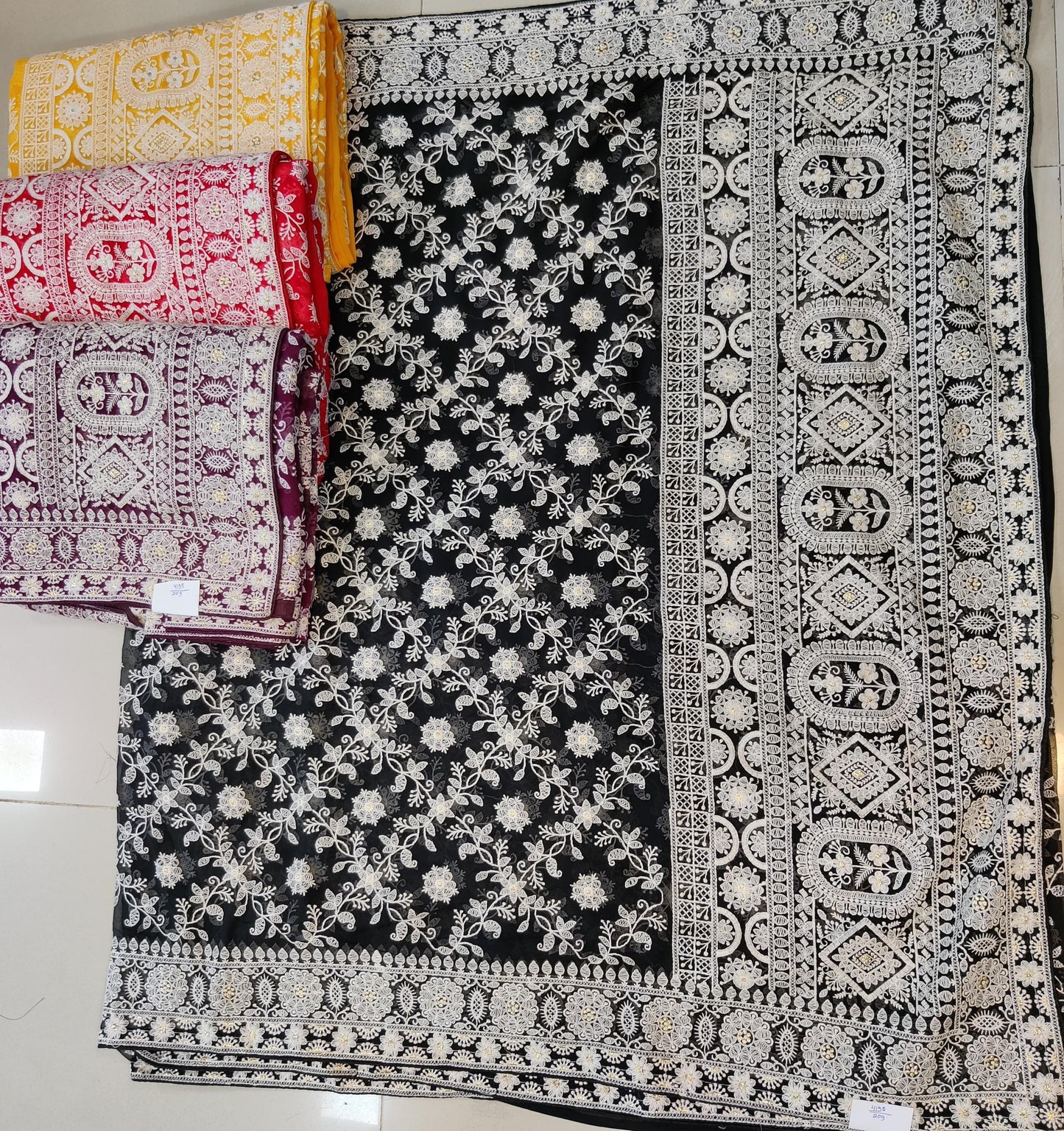 Allover tone to tone lucknowi chikankari work on georgette*
Saree