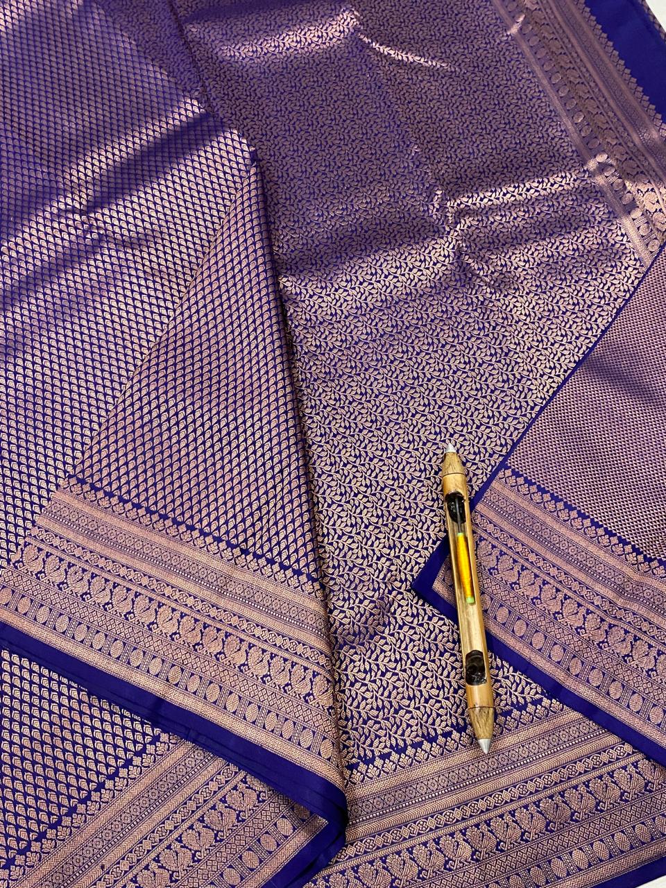 Kanchipuram Handloom pure silk saree
Beautiful fancy Design 
kerala beautiful wedding type sarees*