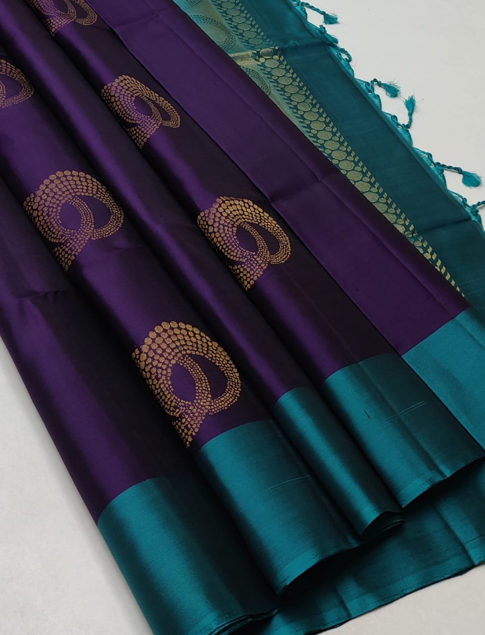 Pure handloom Double warp soft silk saree
Fancy design on silk Sarees
Contrast pallu and blouse
Silkmark certified