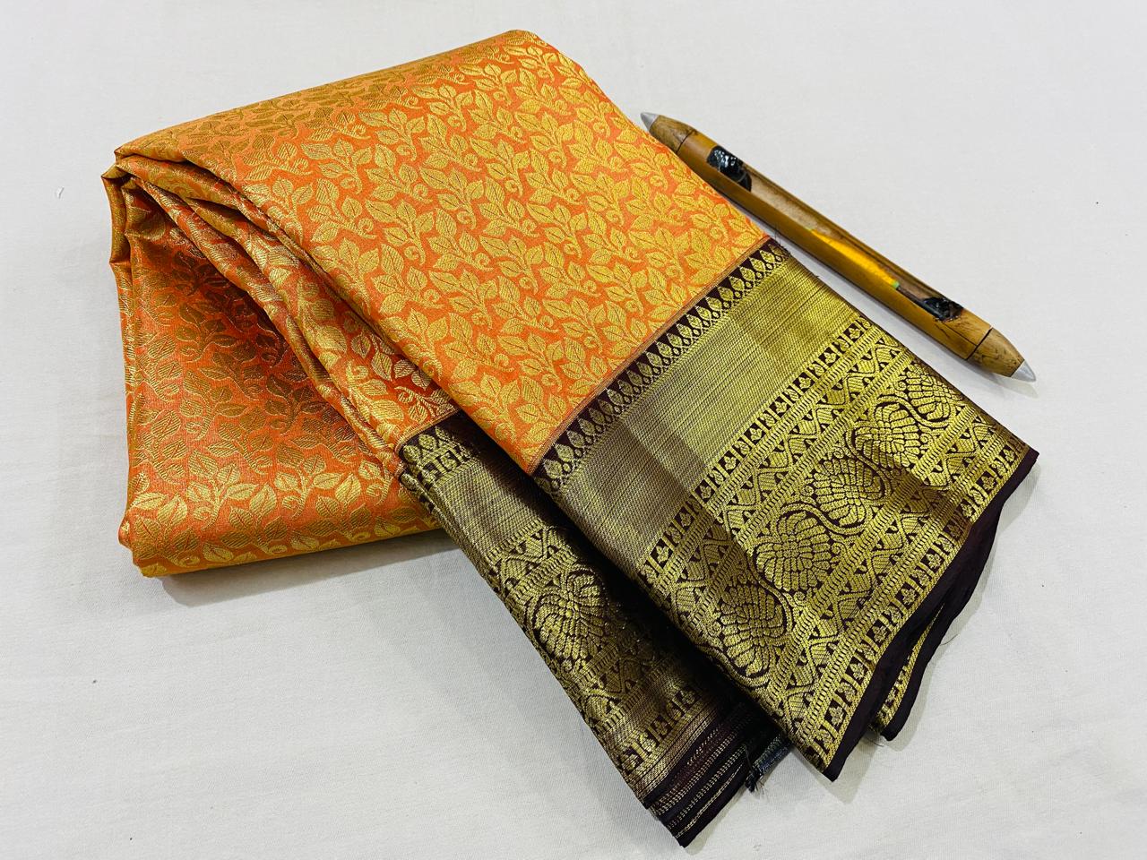 Kanchipuram Handloom pure silk saree
Beautiful fancy Design
gold zari fancy Korvai border wedding beautiful  type sarees*