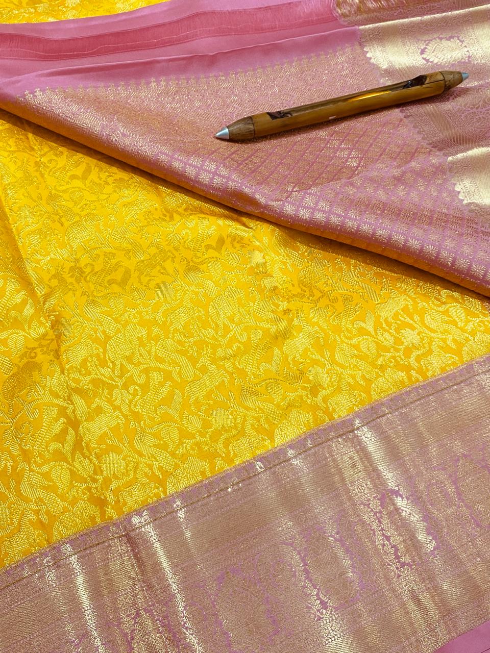 Kanchipuram Handloom pure silk saree
Beautiful fancy Design
gold zari fancy   Korvai  border wedding beautiful  type sarees*