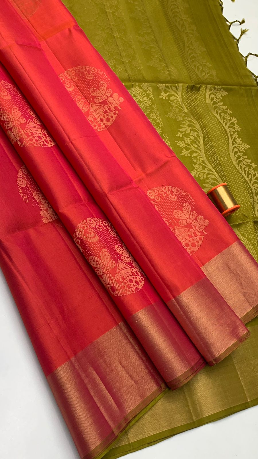Pure handloom jari border , borderless Double warp soft silk sarees collections with contrast Pallu and blouse