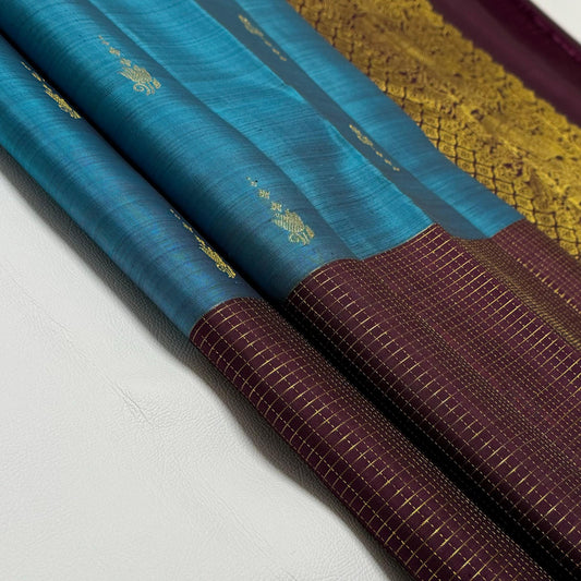 Kanchipuram pure silk handloom double warp contrast grand pallu and blouse *Zari checks border* 
*SILK MARK TAG WITH HOLOGRAM*