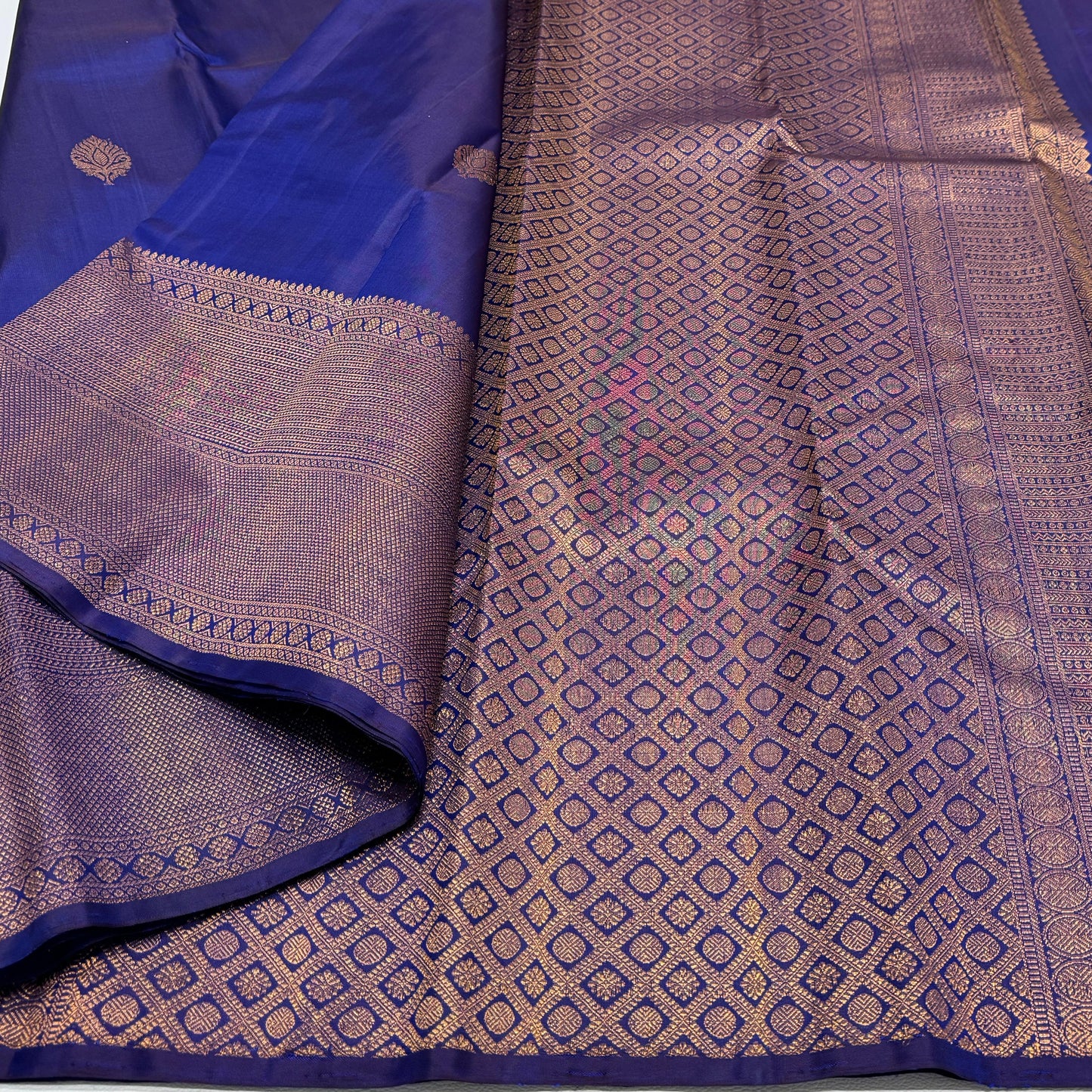Kanchipuram pure silk handloom double warp self grand pallu and blouse *Double side turning border bridal* 
*SILK MARK TAG WITH HOLOGRAM*