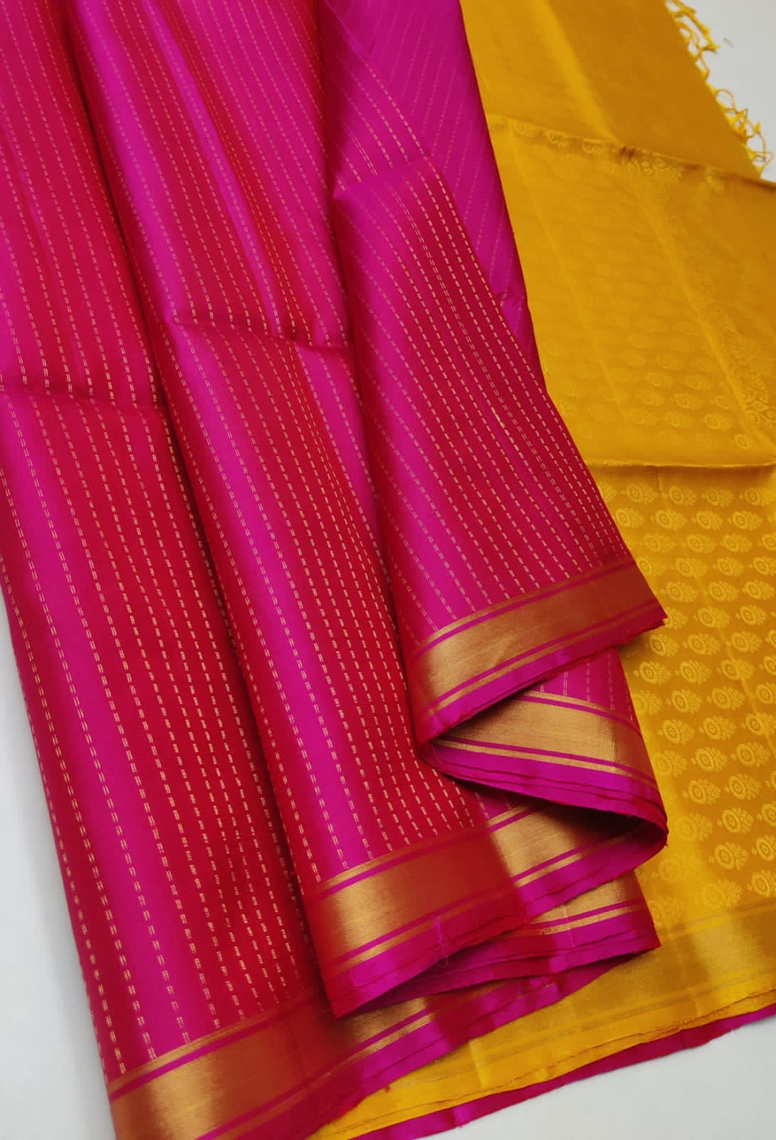 Pure handloom Double warp soft silk saree
Fansy sarees
