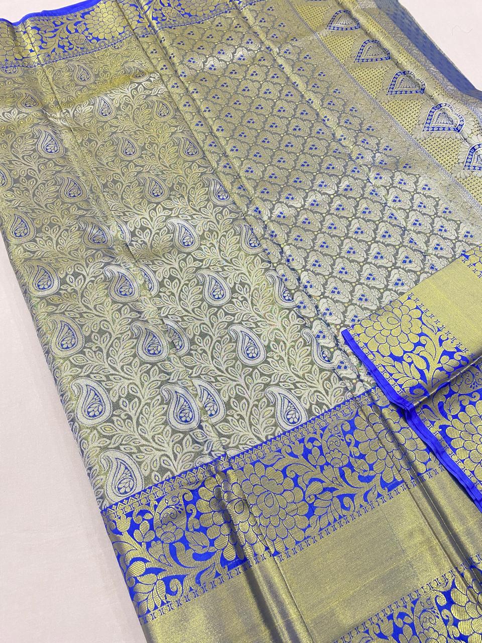 Kanchipuram semi Tishu silk sarees
Beautiful Design 
beautiful tishu bridal Semi silk sarees*