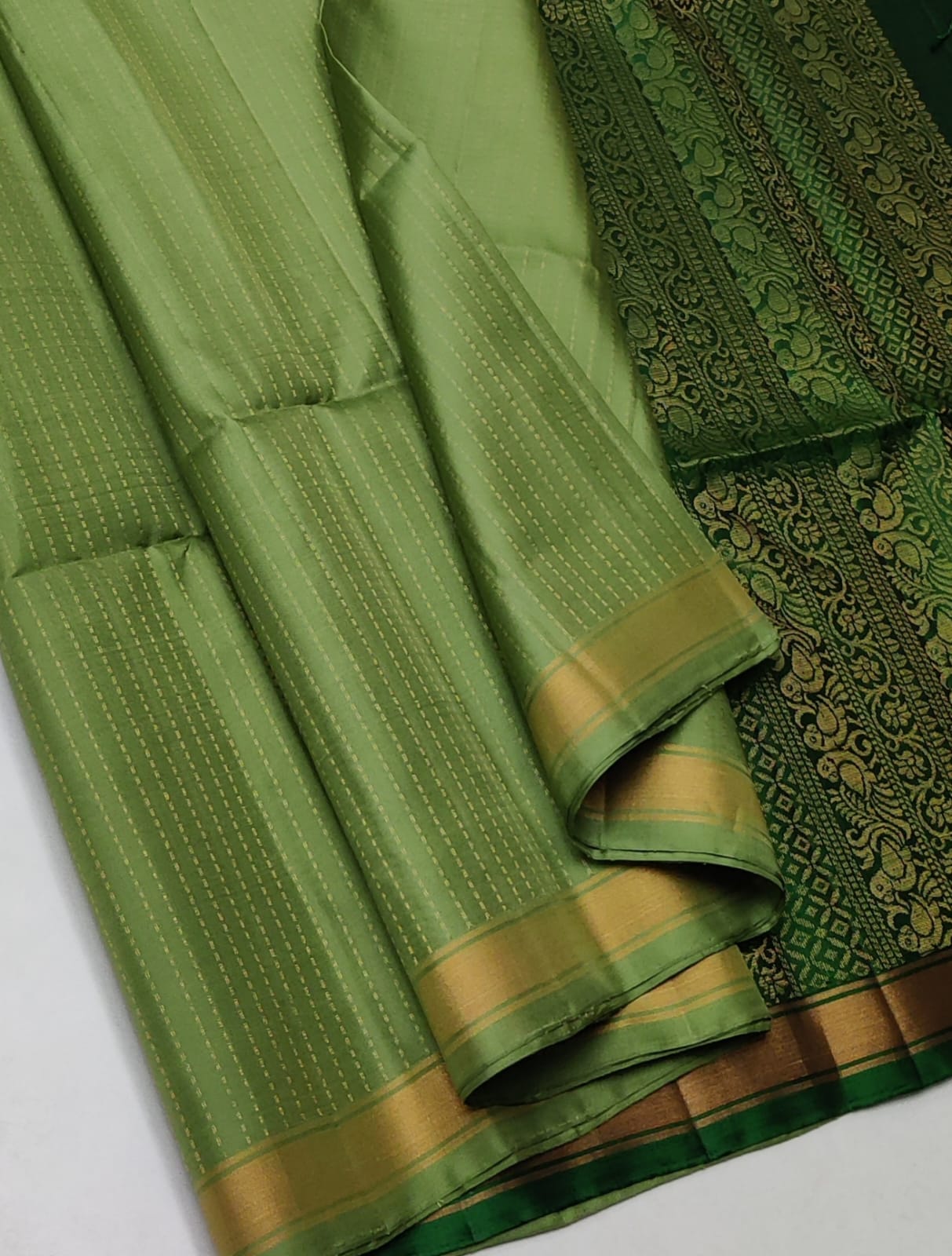 Pure handloom Double warp soft silk saree
Fansy sarees