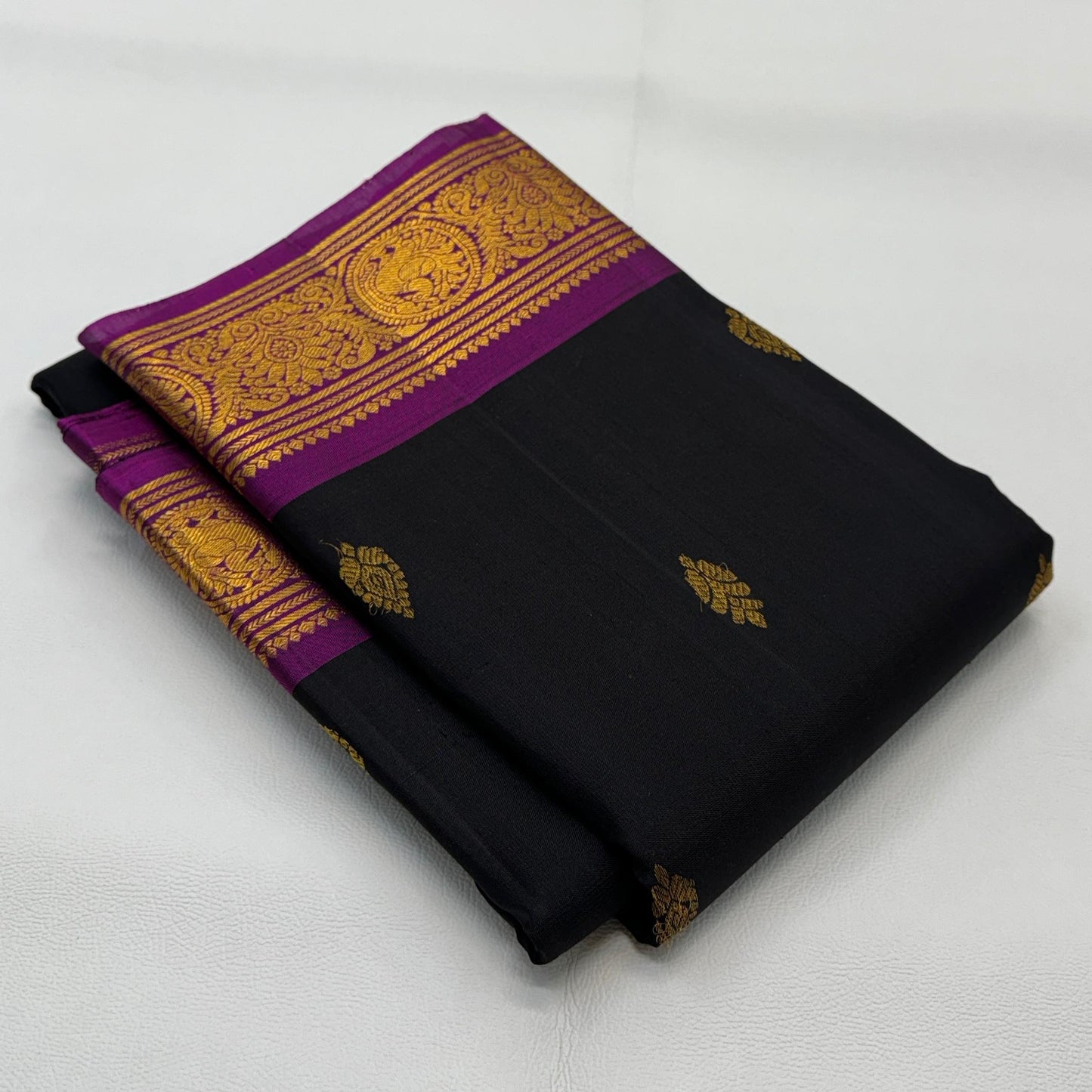 Kanjivaram pure silk handloom double warp contrast grand pallu and blouse  
 Gold zari*