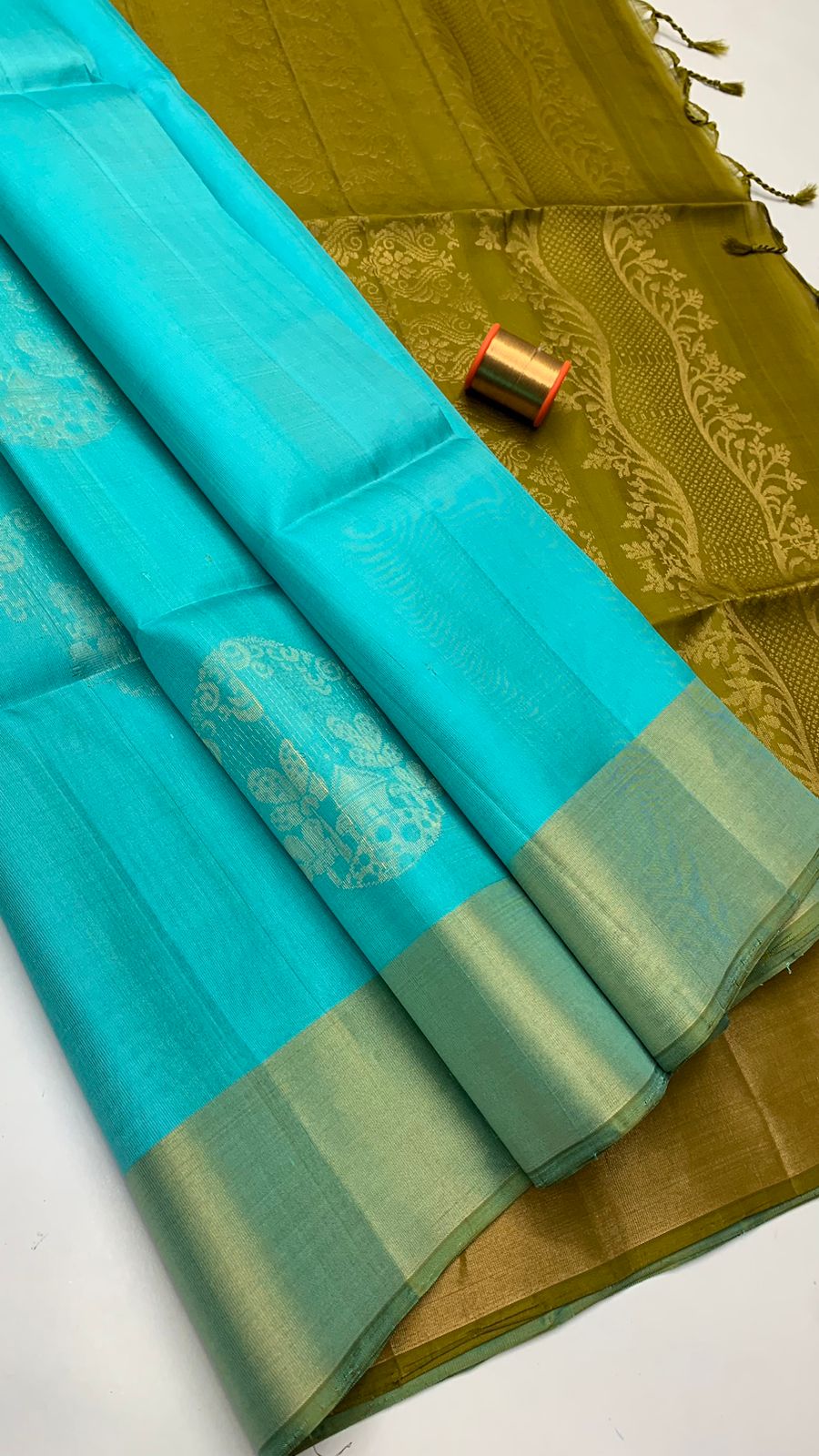 Pure handloom jari border , borderless Double warp soft silk sarees collections with contrast Pallu and blouse