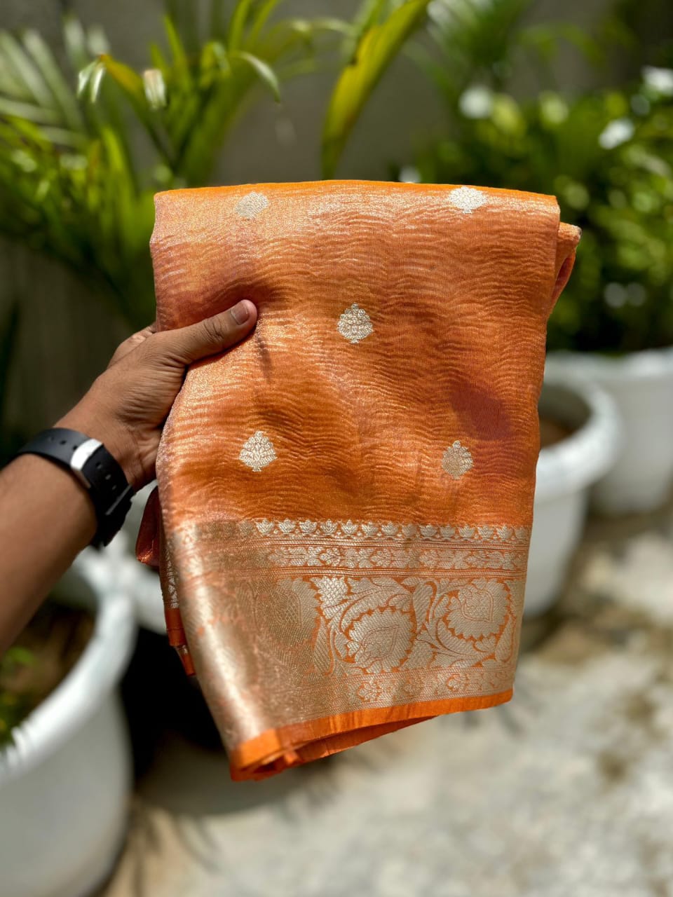 HANDWOVEN BANARASI DYEBLE KATAN TISSUE CRUSH SAREE BEAUTIFUL BUTI DESIGN ALL OVER BODY