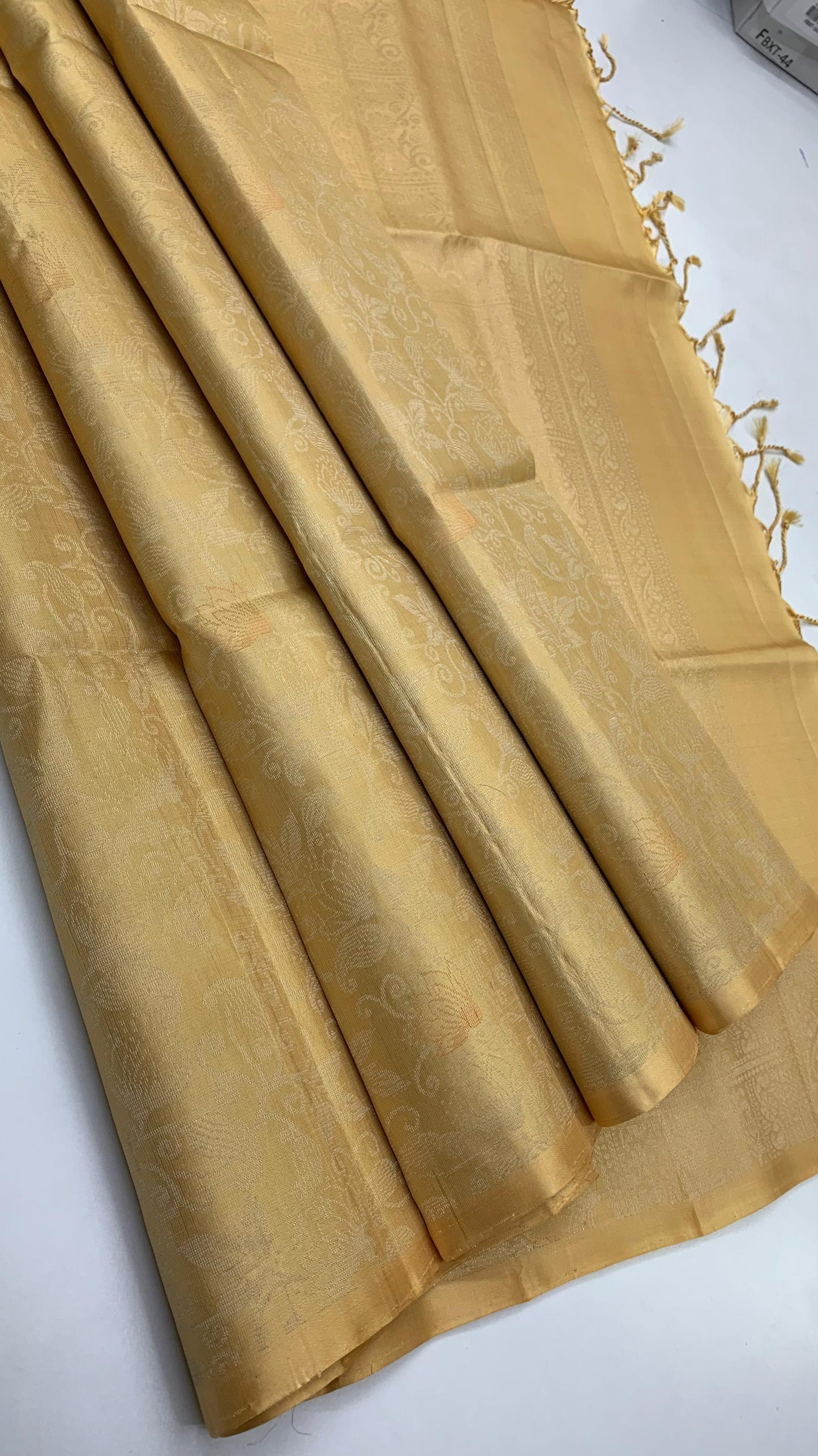Pure handloom borderless  Bridal Double warp soft silk sarees collections