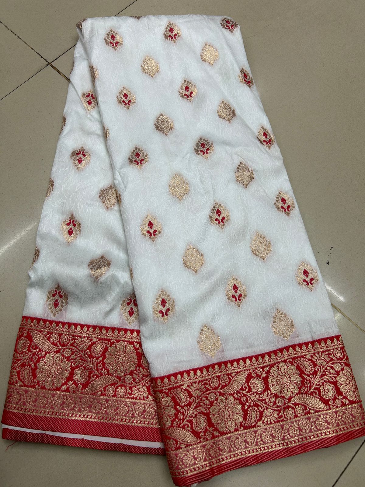 Durga Pujo Special
White Red Saree*
Soft Silk Saree with Weaving Work